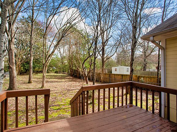 5th image of 1943 Branchwood Dr