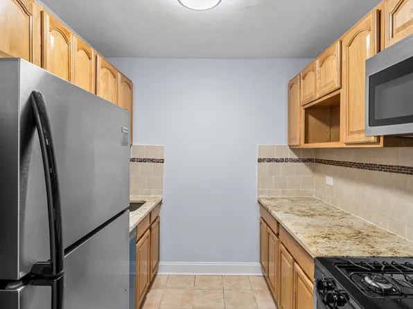 601 Kappock Street image 7 of 11