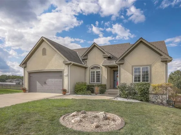 1016 NW Magnolia Ln, Grain Valley, MO 64029