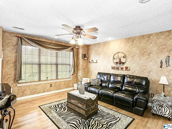 4th image of 200 River Oaks Dr