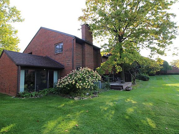 5th image of 3 Brookwood Ln #36