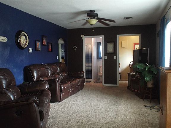 3rd image of 1001 W 11th St