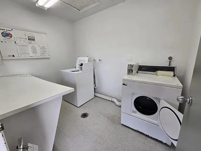 1103 Bahama Bnd #H2 — Photo 13