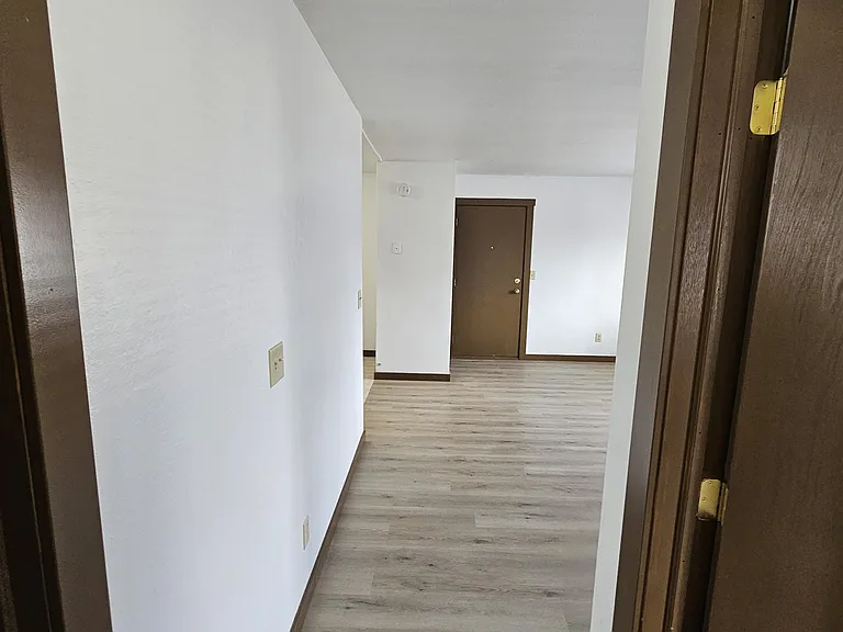 1705 La Crescent St #129 — Photo 12