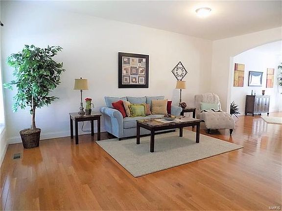 2nd image of 3131 Garden Hill Ln