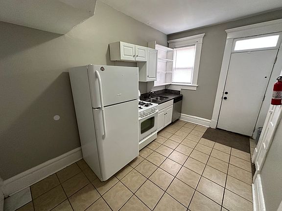 3rd image of 2154 Tuller St #2154