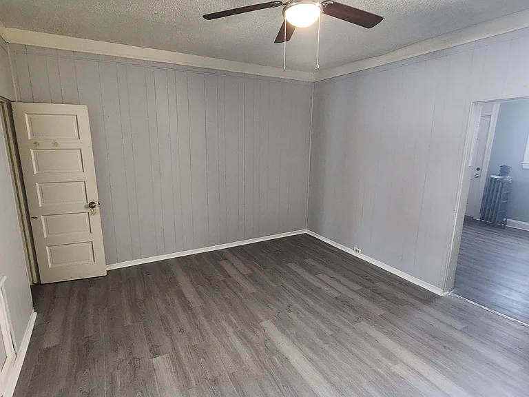2528 Robb St — Photo 9