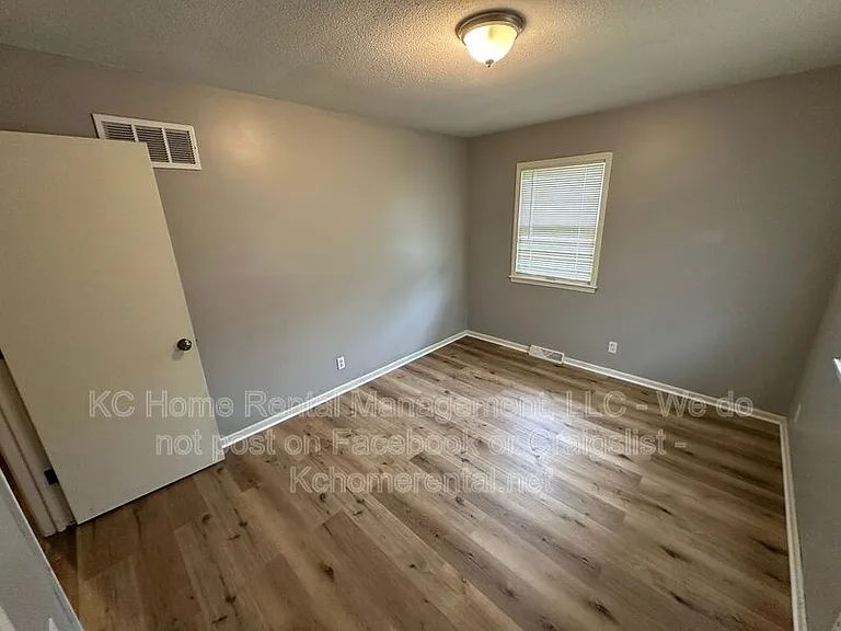 3028 N 71st St — Photo 23