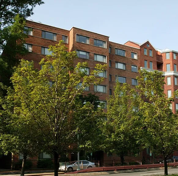 Excelsior Apartments — Photo 8