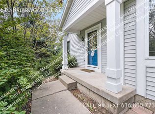 2610 Briarwood Ct SE, Grand Rapids, MI 49512