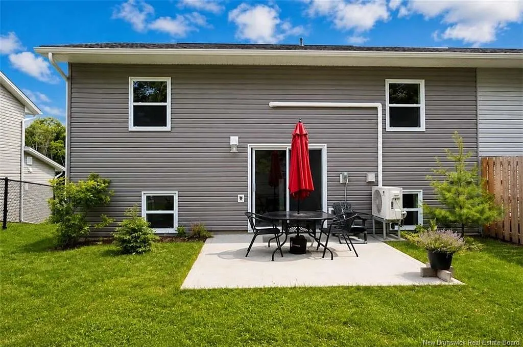 3 bed, 2.5 bath, 1508 sqft, $2,450 — Photo 2
