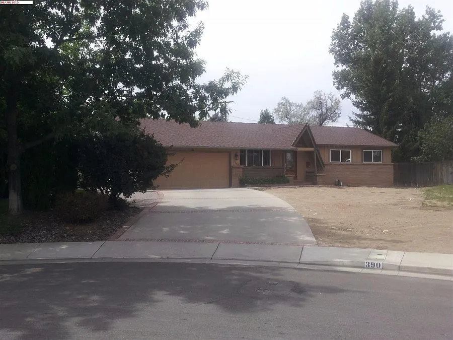390 Chevy Chase St photo 1
