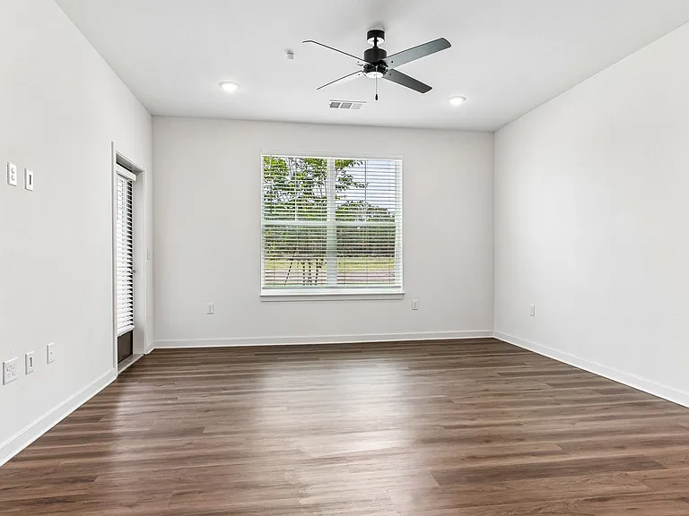 Velara Luxury Apartments — Photo 54
