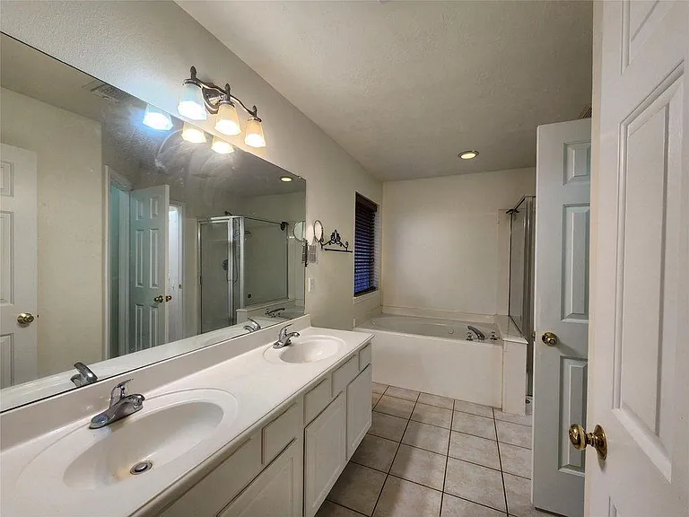 24422 Travis House Ln — Photo 14