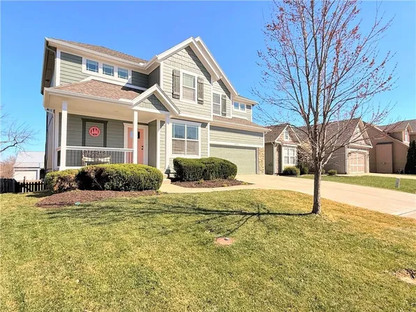 16555 S Sunset St, Olathe, KS 66062