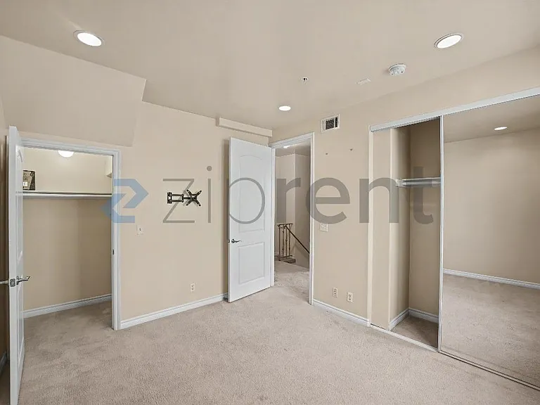 12042 Hart St #5 — Photo 10