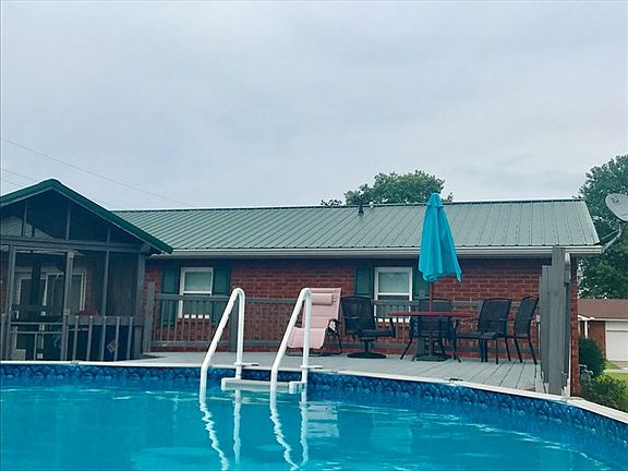 4th image of 38 Hitchcock Dr