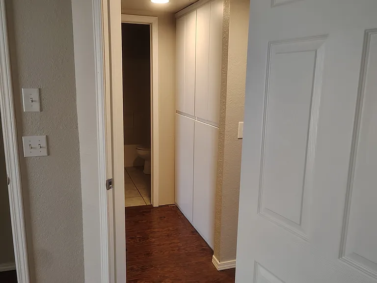 Park Plaza Apartments — Photo 12