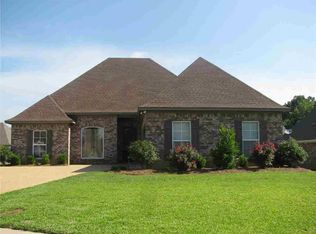 102 Victoria Ln, Clinton, MS 39056