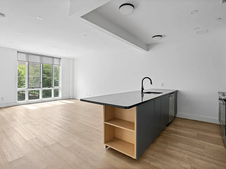 2490 3rd Ave #5A — Photo 5