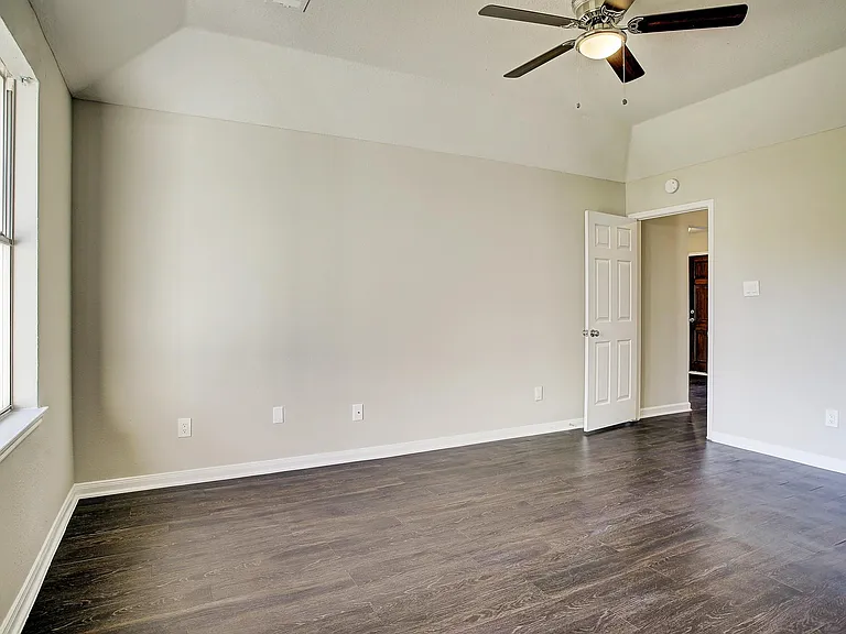 6506 Larissa Cir — Photo 23