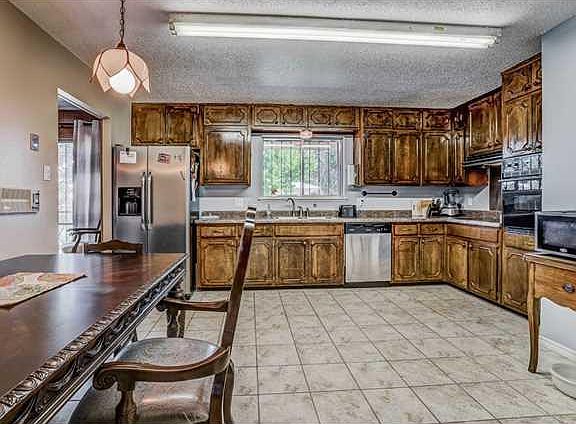 5th image of 8805 Dirk Ct