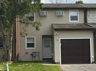 5501 Trastevere Rd, Clay, NY 13041