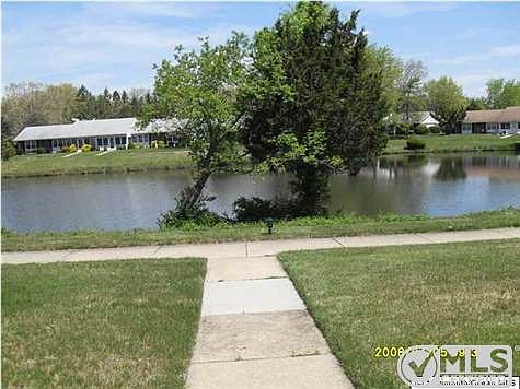 1st image of 375B Chatham Ct
