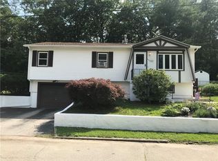 52 Alfred Ave, Johnston, RI 02919