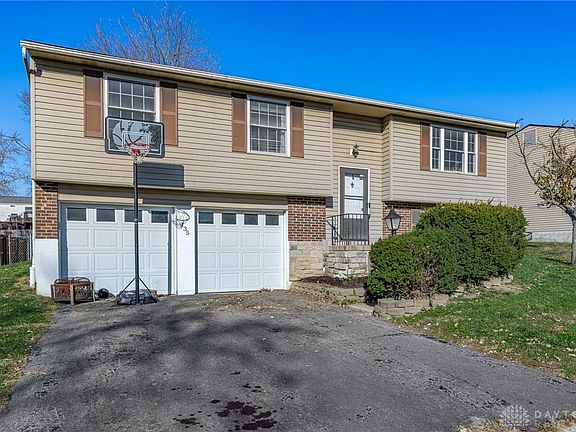 2nd image of 135 Schloss Ln
