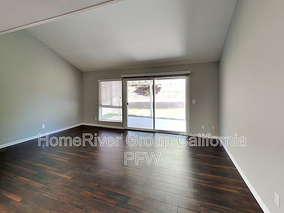 4th image of 2862 Hillman St