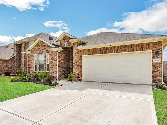 4th image of 454 Forest Village Cir