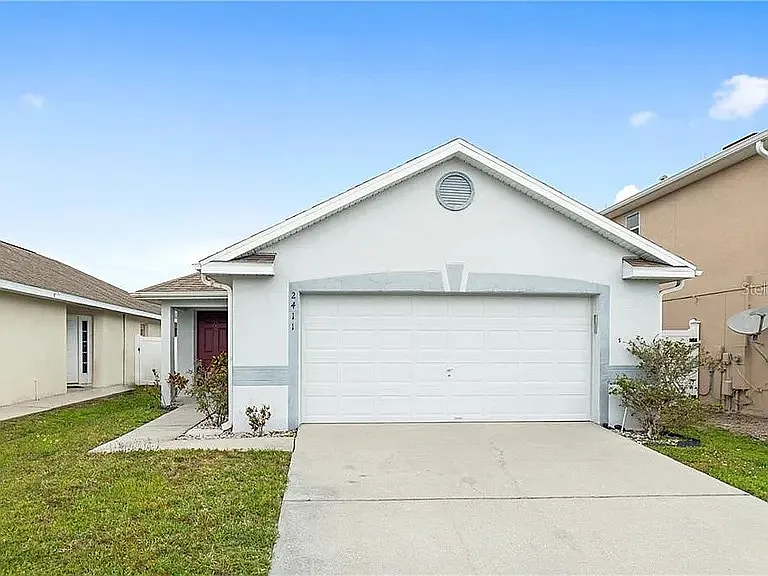 2411 Ashecroft Dr — Photo 3