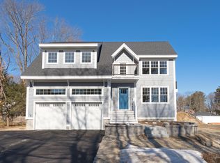 10 Old Powerhouse Rd, Falmouth, ME 04105