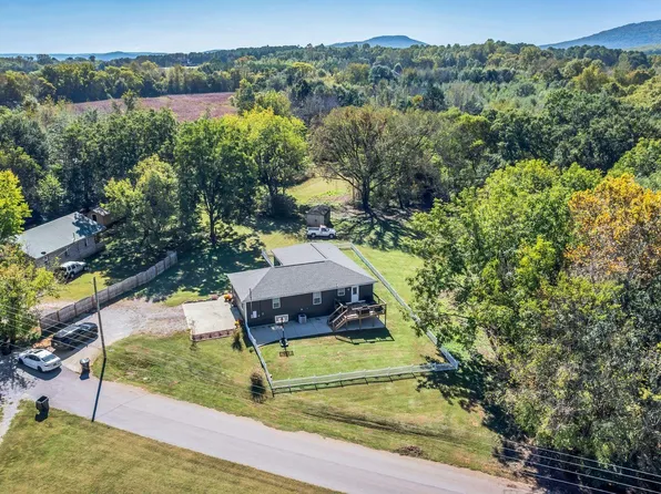 908 Wess Taylor Rd, Huntsville, AL 35811