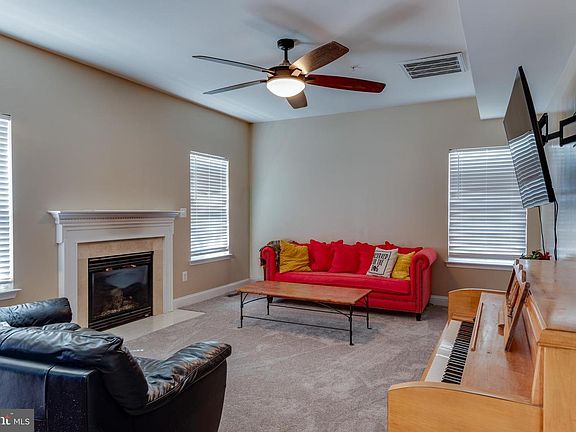 4th image of 45621 Taras Ct