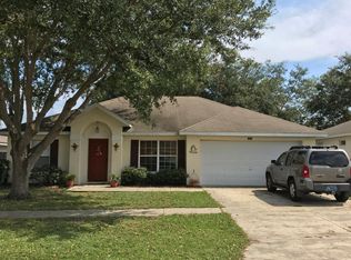 3609 Meadow Green Dr, Tavares, FL 32778