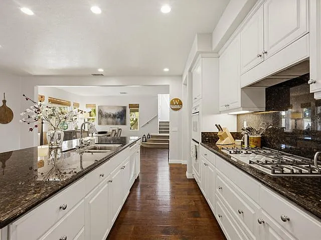 3238 Elysia St — Photo 21
