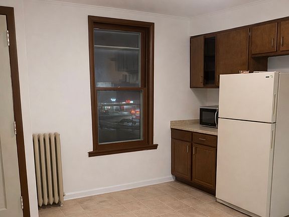 2nd image of 40 River St APT 6