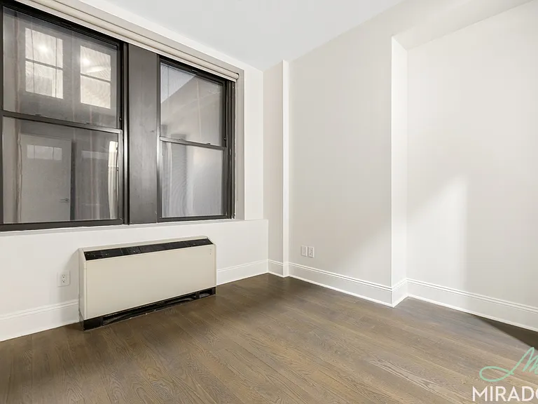 15 Park Row #4K — Photo 10
