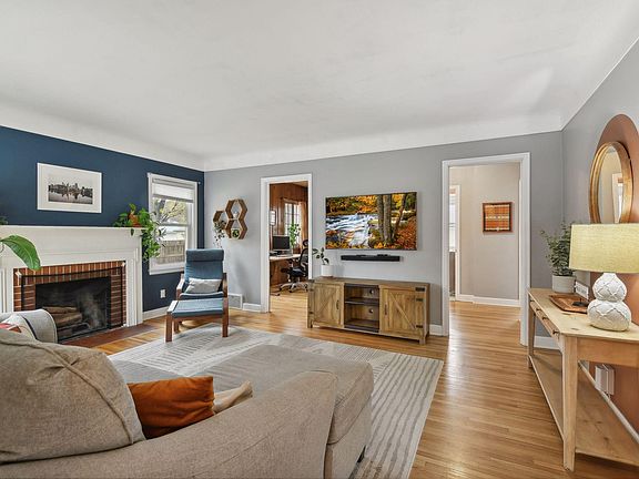 5th image of 6832 Garfield Ave S