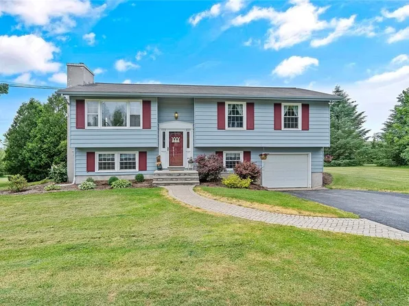 4421 Lathrop Dr, Marcellus, NY 13108