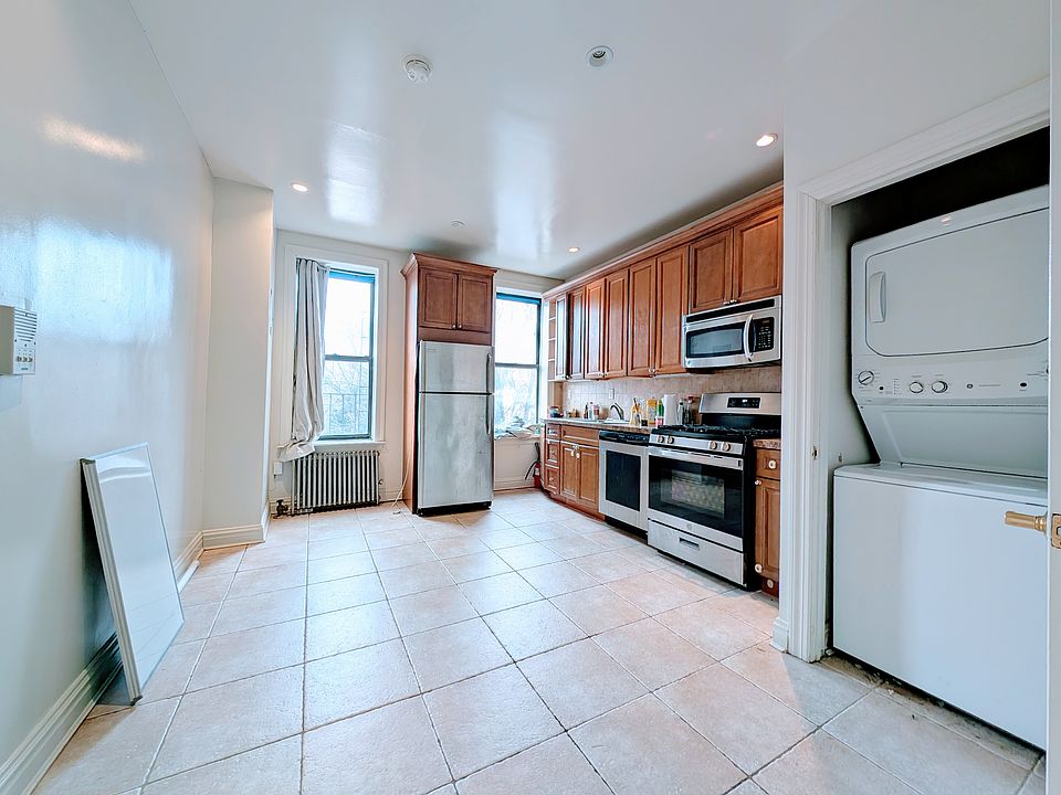 1st image of 374 5th Ave APT 3R
