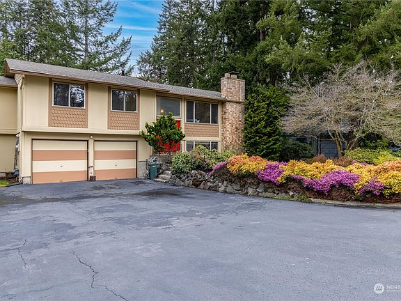 2nd image of 2606 24th St SE
