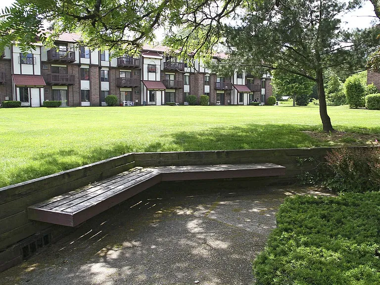 Madeira Apartments — Photo 22