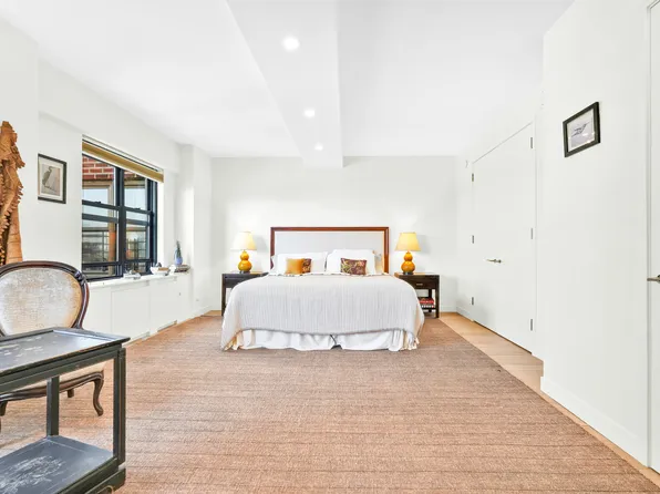 268 East Broadway image 29 of 38