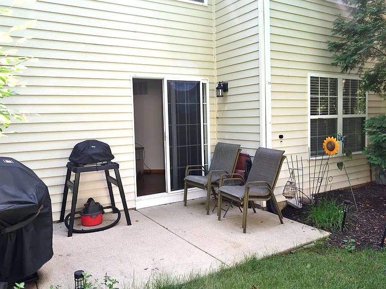 2374 Foxmoor Ln — Photo 21