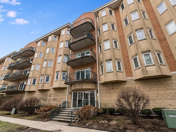 2nd image of 100 W Roosevelt Ave Unit 401