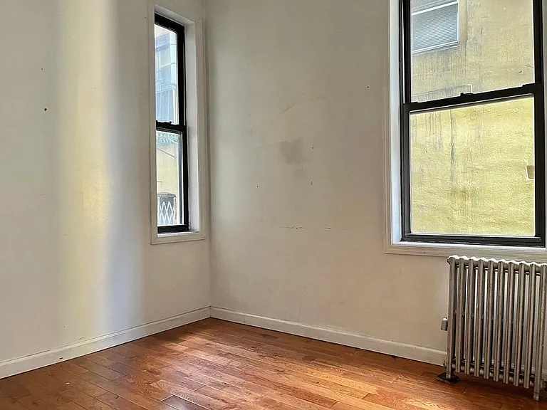 56 Henry St #11 — Photo 4