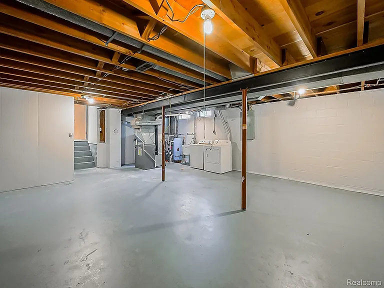 7580 Thornwood St — Photo 59